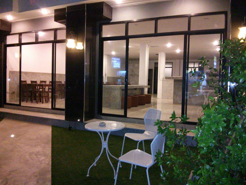 Chill Patong Hotel Exterior foto